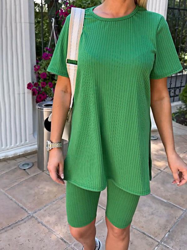 Conjunto Feminino de Top de Malha Elástica de Cor Sólida e Shorts de Duas Peças