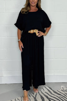 Conjunto Feminino de Top Plissado e Calça com Cinto