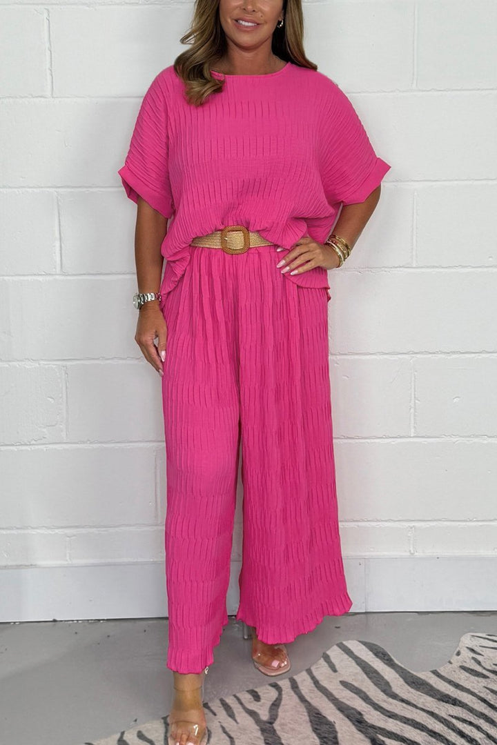 Conjunto Feminino de Top Plissado e Calça com Cinto