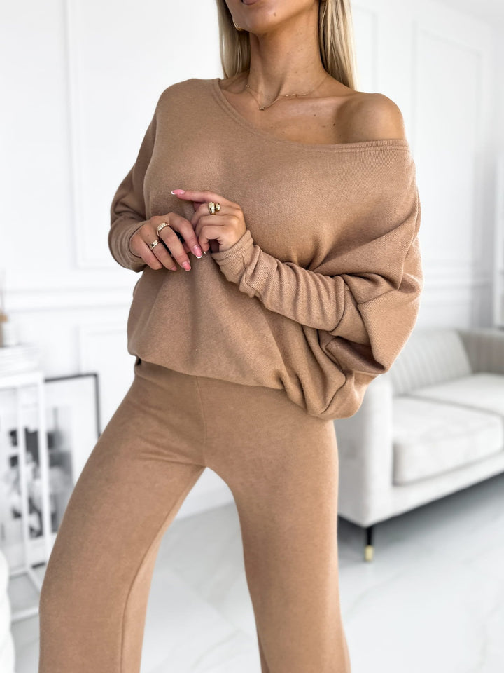 Conjunto Feminino de Tops com Mangas de Morcego e Calça de Perna Larga de Cor Sólida