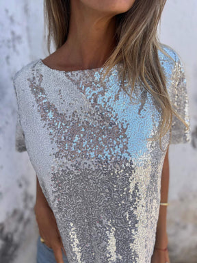 Camiseta com Paetês e Design Aberto nas Costas