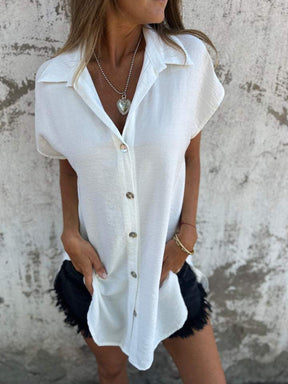 Blusa Branca de Algodão com Botões e Mangas Curtas