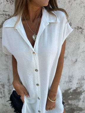 Blusa Branca de Algodão com Botões e Mangas Curtas