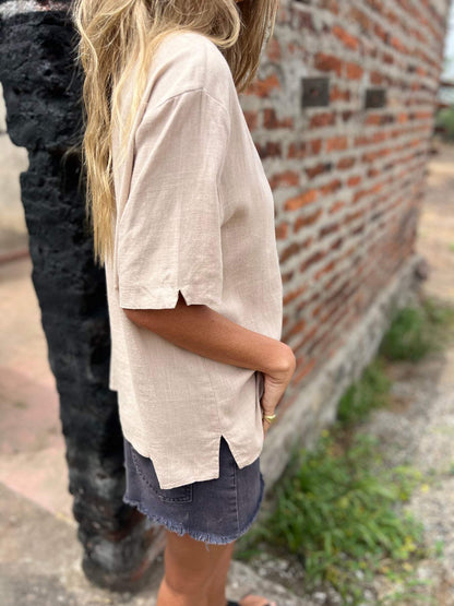 Camisa de Algodão e Linho com Decote em V e Botões