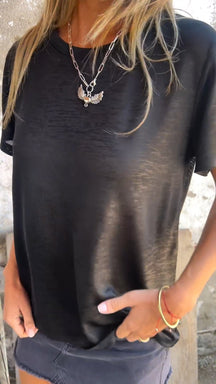 Camiseta de Manga Curta com Estampa em Relevo e Gola Redonda
