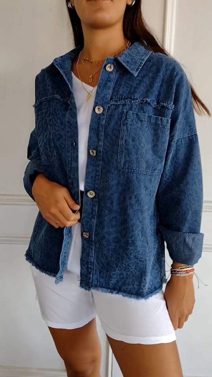 Camisa Jeans com Lapela e Franjas