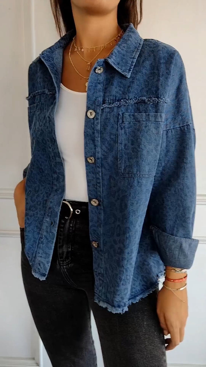 Camisa Jeans com Lapela e Franjas