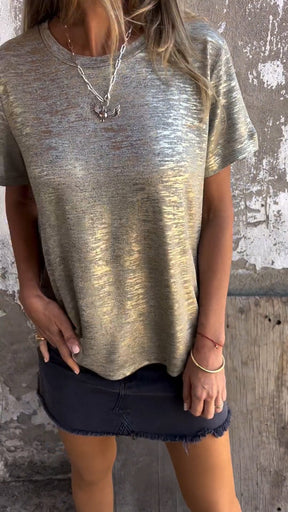 Camiseta de Manga Curta com Estampa em Relevo e Gola Redonda