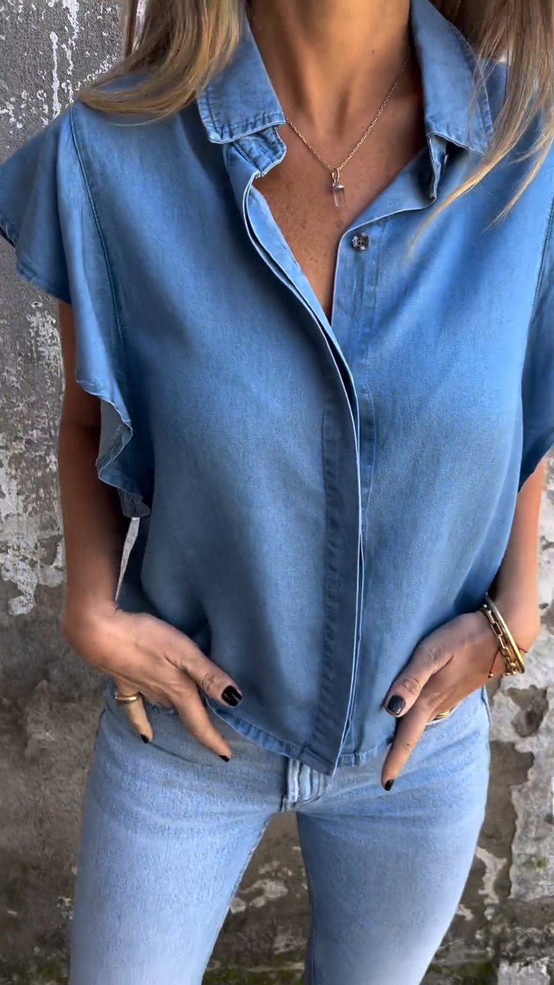 Camisa Feminina com Gola de Lapela e Manga Franzida Azul