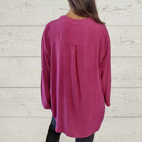 Camisa com Paetês e Decote em V