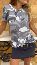 Camiseta com Estampa Camuflada Animal Print