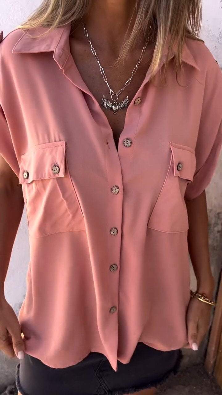 Camisa com Lapela e Bolsos Duplos