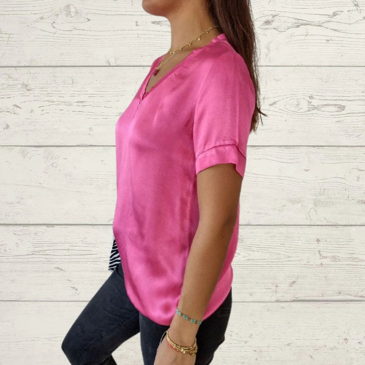 Camiseta de Cetim com Decote em V