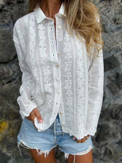 Camisa com Lapela Bordada