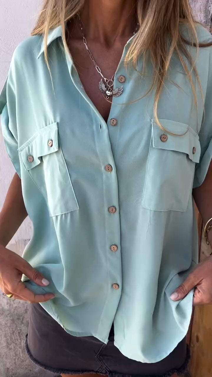 Camisa com Lapela e Bolsos Duplos