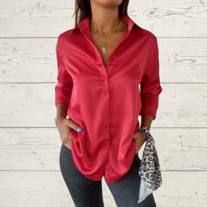 Camisa de Cetim com Lapela e Mangas Longas