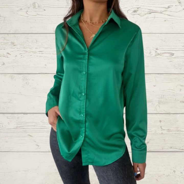 Camisa de Cetim com Lapela e Mangas Longas