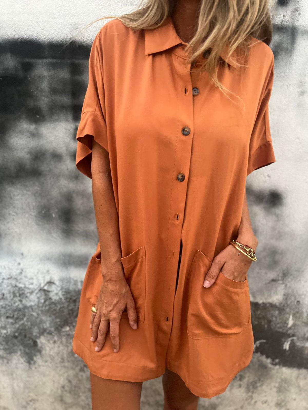 Camisa longa confortável de algodão e linho