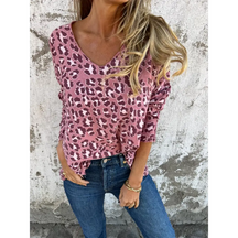 Top com estampa de leopardo e decote em V