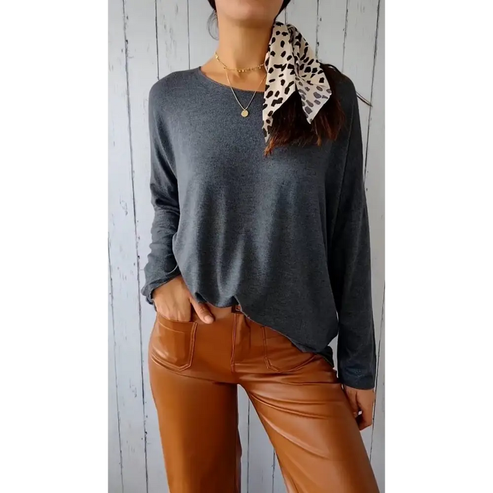 Top Confortável com Gola Redonda e Mangas Longas