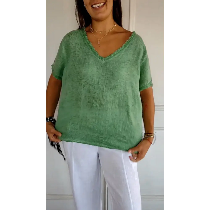 Top de algodão e linho com decote em V e mangas curtas