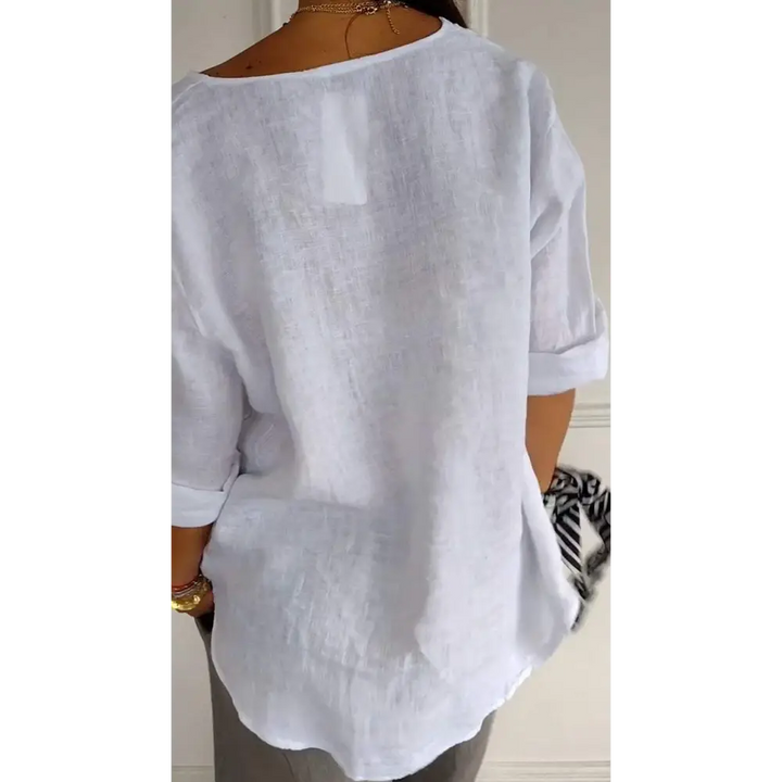 Top de algodão e linho com mangas médias botões e decote em V