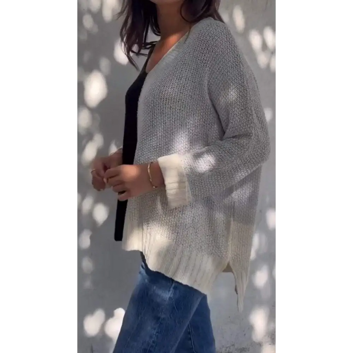 Top de malha feminina com textura e cores contrastantes