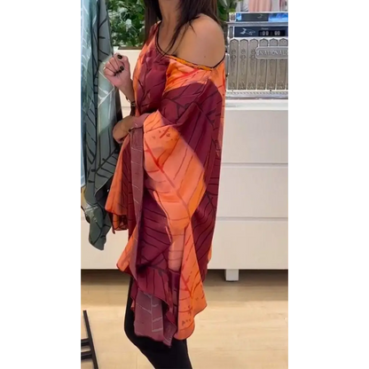 Top Feminino Colorido com Gola Redonda e Ombro à Mostra