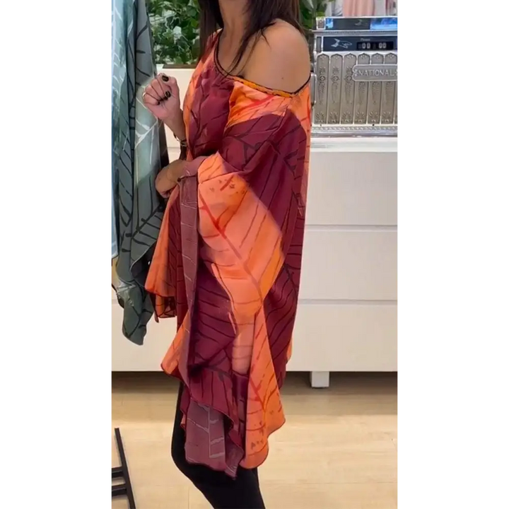 Top Feminino Colorido com Gola Redonda e Ombro à Mostra