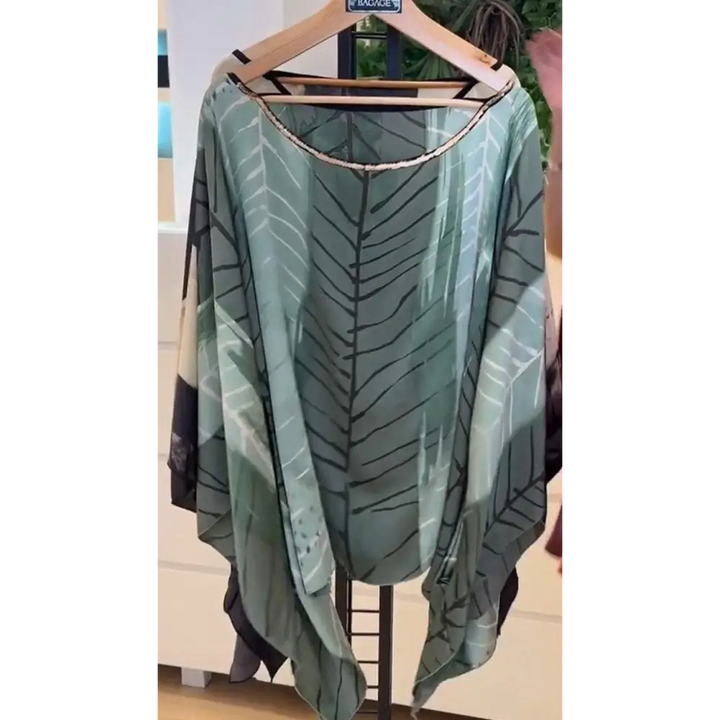 Top Feminino Colorido com Gola Redonda e Ombro à Mostra