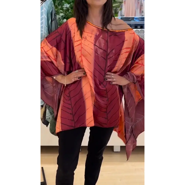 Top Feminino Colorido com Gola Redonda e Ombro à Mostra