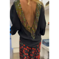 Top Feminino com Decote nas Costas e Aplique de Diamantes