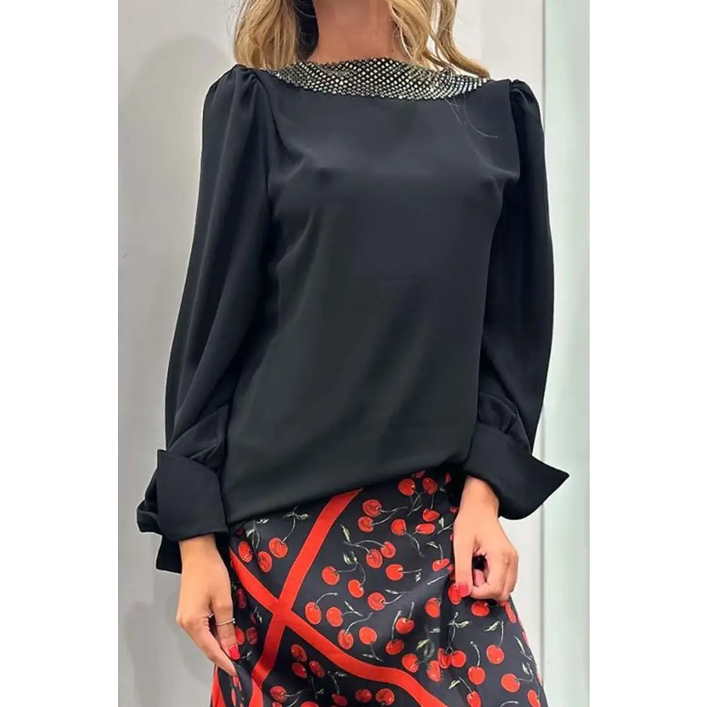 Top Feminino com Decote nas Costas e Aplique de Diamantes