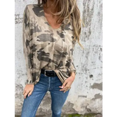 Top Feminino com Estampa Camuflada e Manga Longa