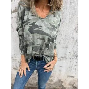 Top Feminino com Estampa Camuflada e Manga Longa
