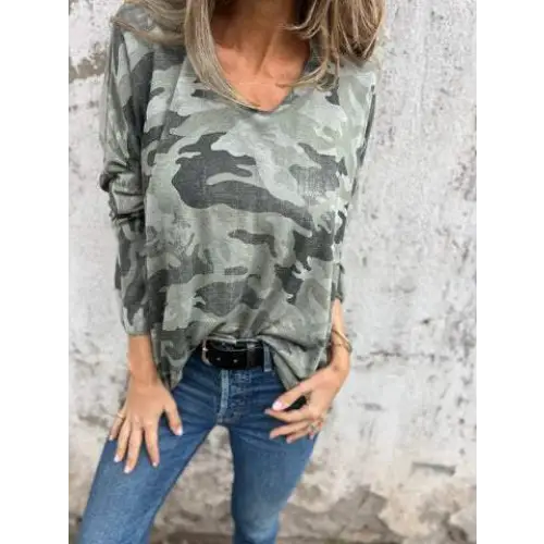 Top Feminino com Estampa Camuflada e Manga Longa