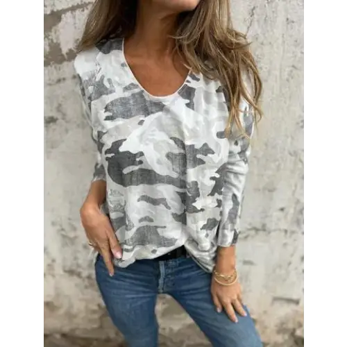 Top Feminino com Estampa Camuflada e Manga Longa