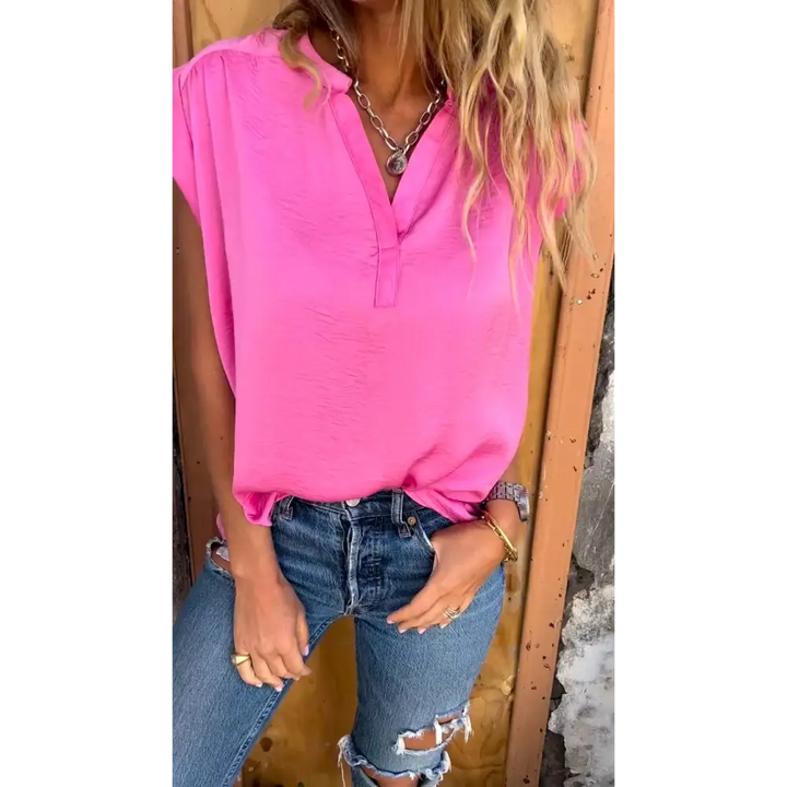 Top solto com mangas curtas e decote em V