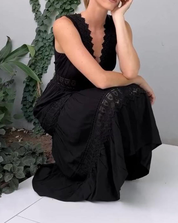 Vestido Regata com Decote V em Renda