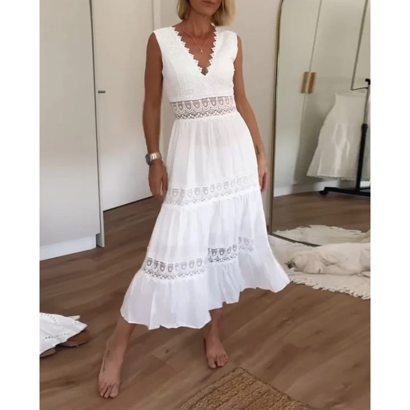 Vestido Regata com Decote V em Renda